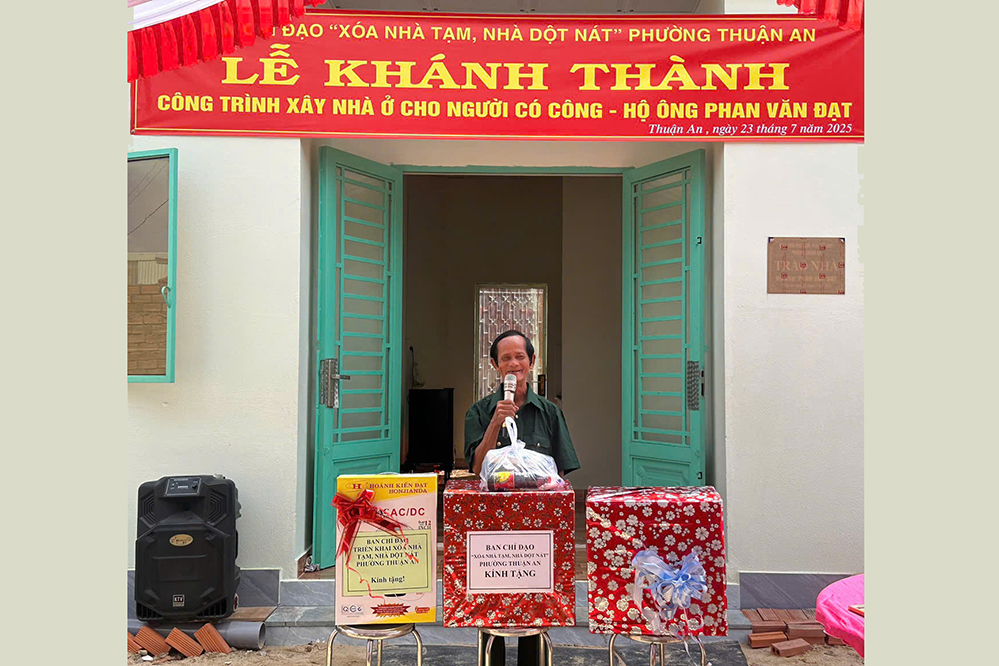 Tham gia xây nhà tình thương